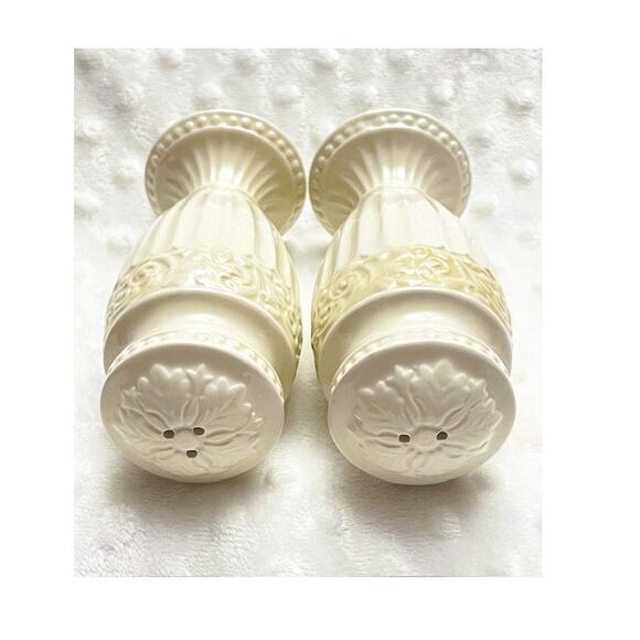 Vintage Ceramic Victorian Style Elegant Salt & Pepper Shaker Set-NEW - Picture 2 of 5